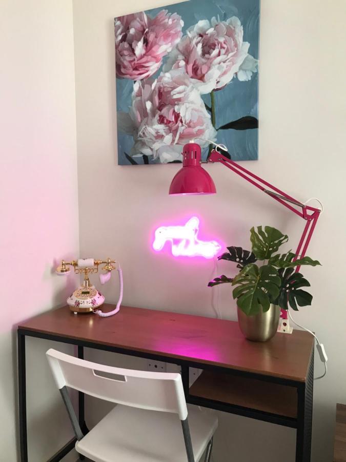 The Glam Cave Apartment Bushbury Ngoại thất bức ảnh