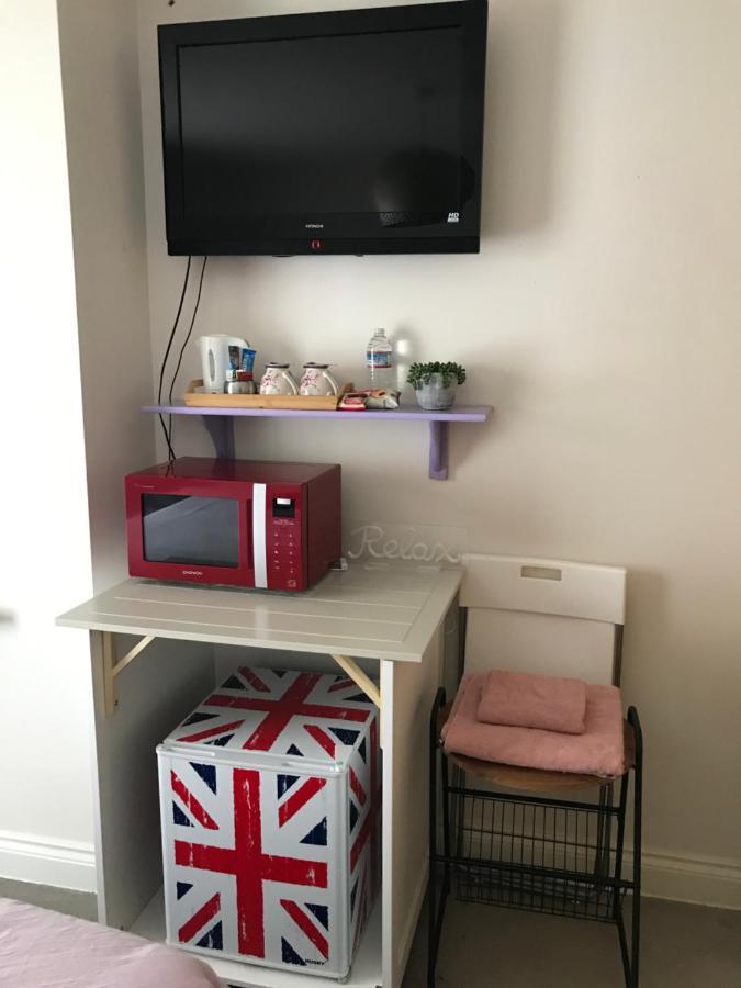 The Glam Cave Apartment Bushbury Ngoại thất bức ảnh